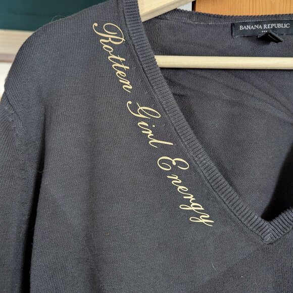 Rotten Girl Energy Banana Republic Sweater - Picture 1 of 3